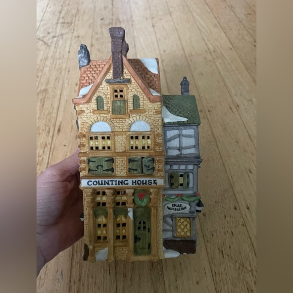 Department 56 lighted Ceramic Counting House - Picture 4 of 8